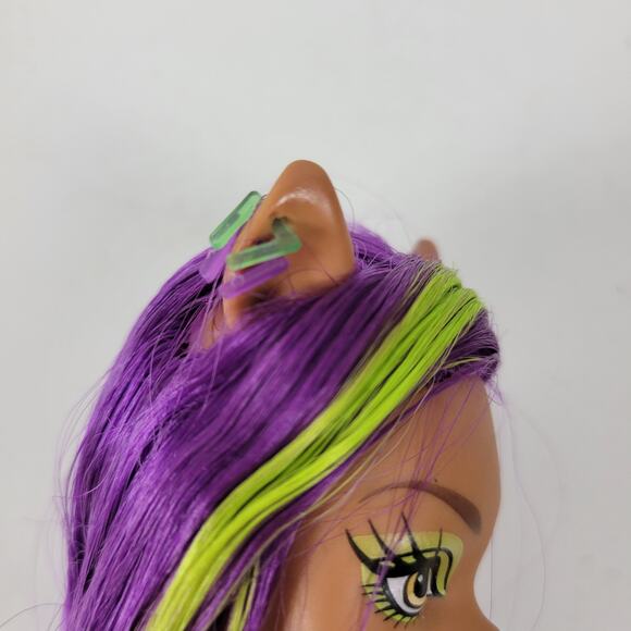 Monster High Doll Clawdeen‎ Generation 1 Skull Shores Wolf Swimsuit Dress Purple - Picture 5 of 12